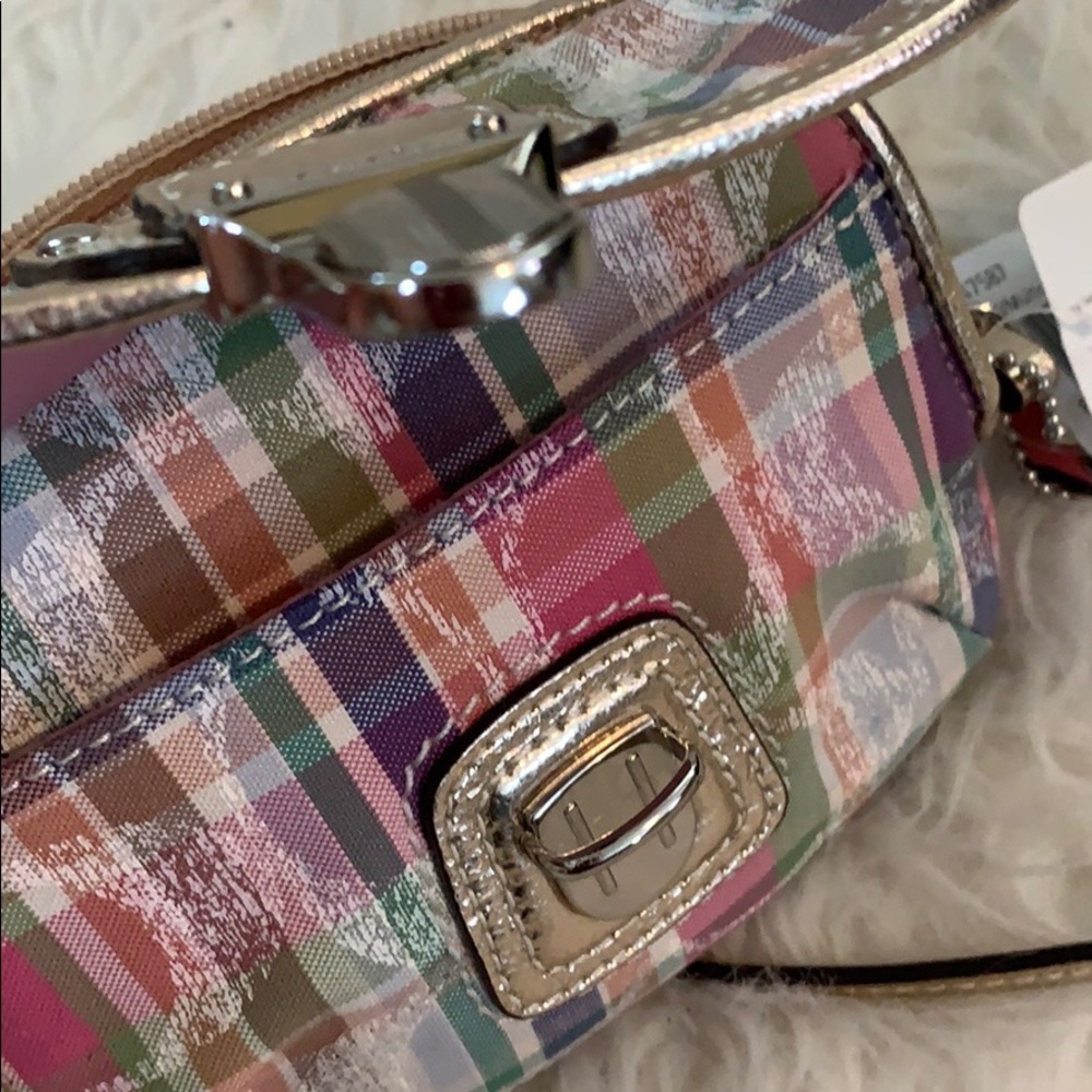 Small Coach Wallet/Purse. - Picture 4 of 8